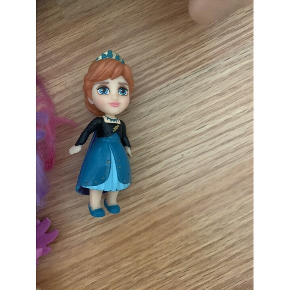 Mixed Bundle of Barbie Dolls Frozen Doll Elsa Squishy Monster High Aurora - Picture 10 of 11